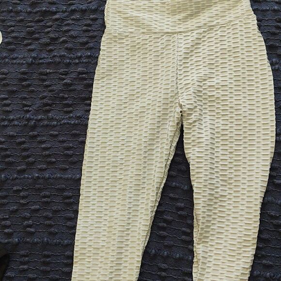 TikTok Leggings  - Picture 3 of 4